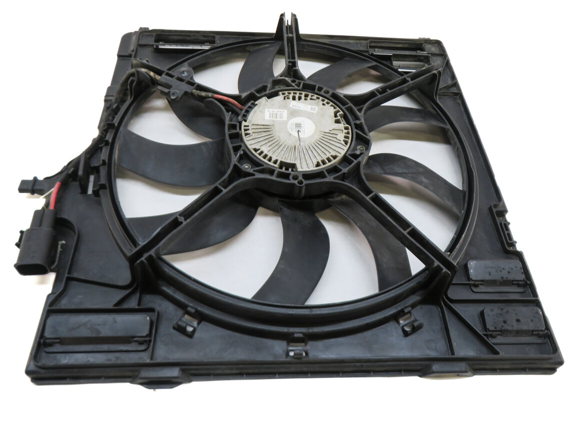 Thumbnail 6: 14-19 BMW X5 X6 (F15 F16) 4.4L N63 TURBO 850 WATT RADIATOR FAN & SHROUD ASSEMBLY