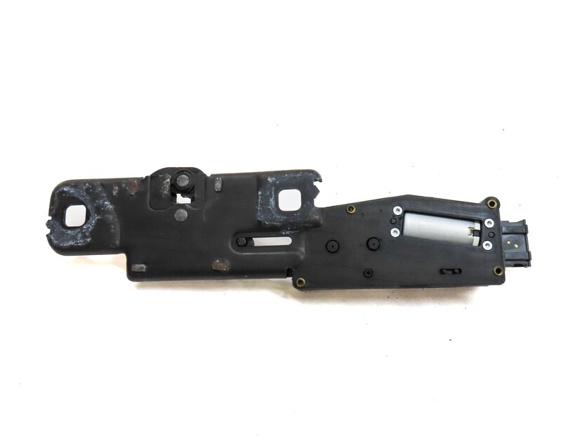 Thumbnail 5: 2016 AUDI Q5 (B8 8R) LOWER STRIKER LATCH WITH ACTUATOR 4F9827383G