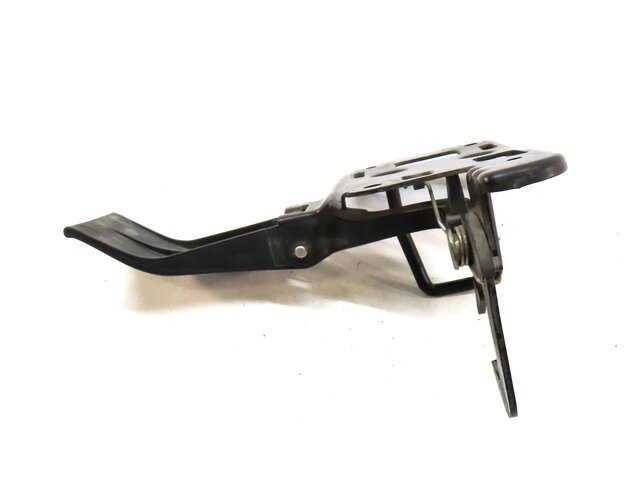 Thumbnail 5: 2016 AUDI Q5 (B8 8R) HOOD SAFETY CATCH HOOK & RELEASE LEVER 8R0823480A