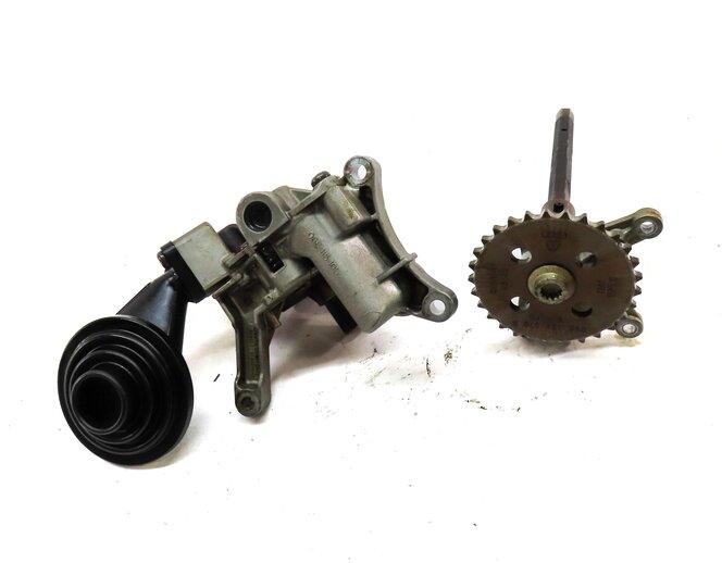 Thumbnail 2: 2016 AUDI Q5 (B8 8R) 3.0L CTUC ENGINE OIL PUMP WITH PICKUP TUBE 06E109570