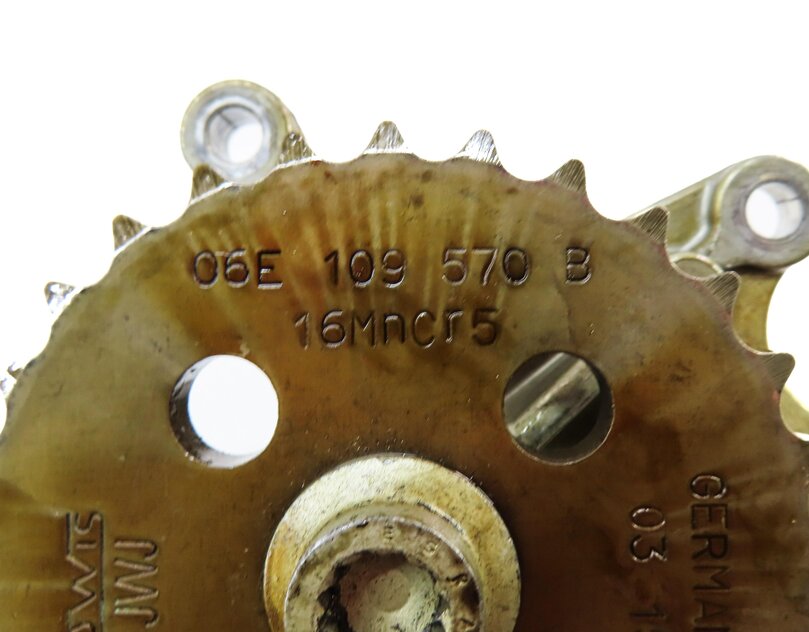 Thumbnail 6: 2016 AUDI Q5 (B8 8R) 3.0L CTUC ENGINE OIL PUMP WITH PICKUP TUBE 06E109570