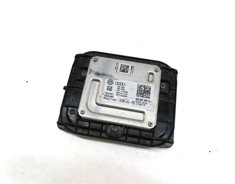 2016 AUDI Q5 (B8 8R) FRONT RIGHT HEADLIGHT DRL MODULE (MOUNTED TO ACCESS CAP)