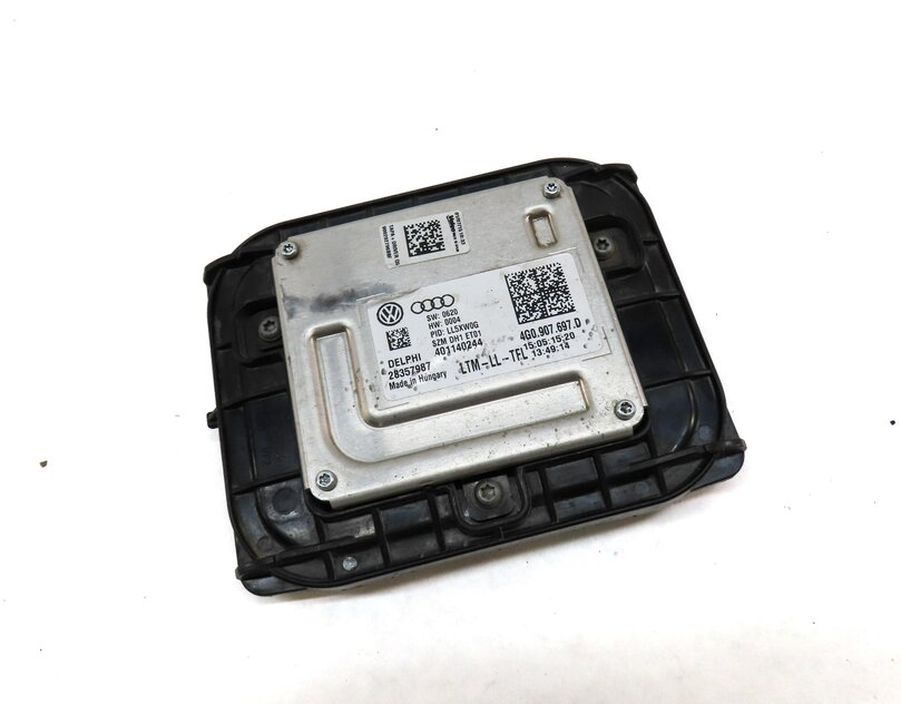 Thumbnail 3: 2016 AUDI Q5 (B8 8R) FRONT RIGHT HEADLIGHT DRL MODULE (MOUNTED TO ACCESS CAP)