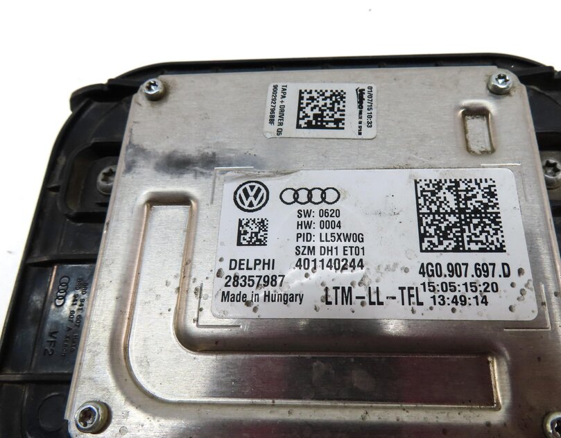 Thumbnail 4: 2016 AUDI Q5 (B8 8R) FRONT RIGHT HEADLIGHT DRL MODULE (MOUNTED TO ACCESS CAP)