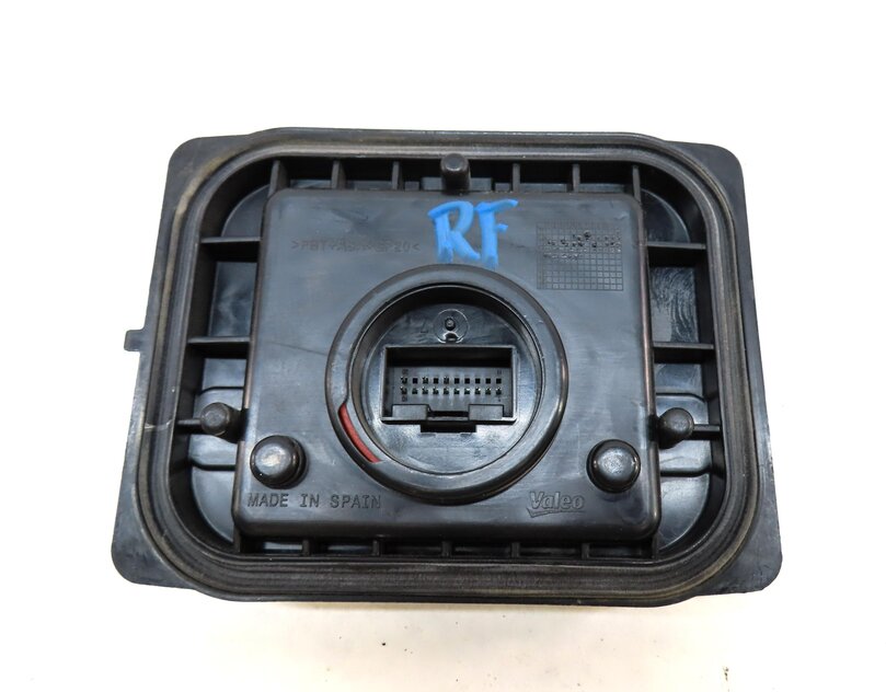 Thumbnail 5: 2016 AUDI Q5 (B8 8R) FRONT RIGHT HEADLIGHT DRL MODULE (MOUNTED TO ACCESS CAP)