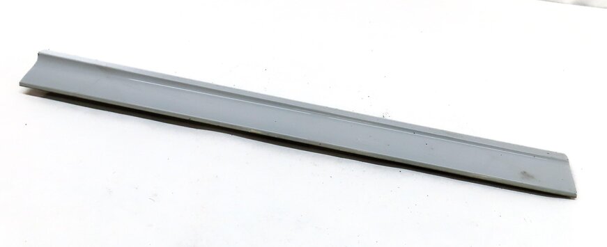 2016 AUDI Q5 (B8 8R) FRONT LEFT LOWER DOOR MOULDING TRIM PANEL (GLACIER WHITE)