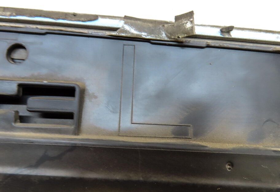 Thumbnail 8: 2016 AUDI Q5 (B8 8R) FRONT LEFT LOWER DOOR MOULDING TRIM PANEL (GLACIER WHITE)