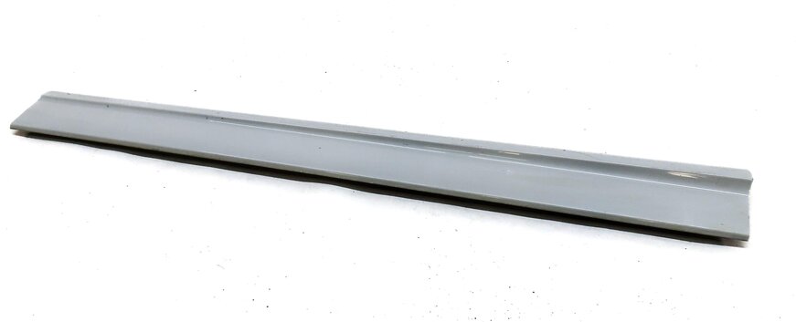 2016 AUDI Q5 (B8 8R) FRONT RIGHT LOWER DOOR MOULDING TRIM PANEL (GLACIER WHITE)