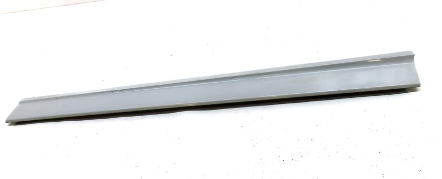 Thumbnail 2: 2016 AUDI Q5 (B8 8R) FRONT RIGHT LOWER DOOR MOULDING TRIM PANEL (GLACIER WHITE)