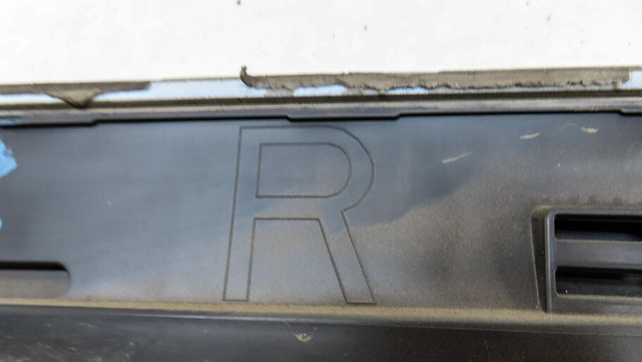 Thumbnail 7: 2016 AUDI Q5 (B8 8R) FRONT RIGHT LOWER DOOR MOULDING TRIM PANEL (GLACIER WHITE)