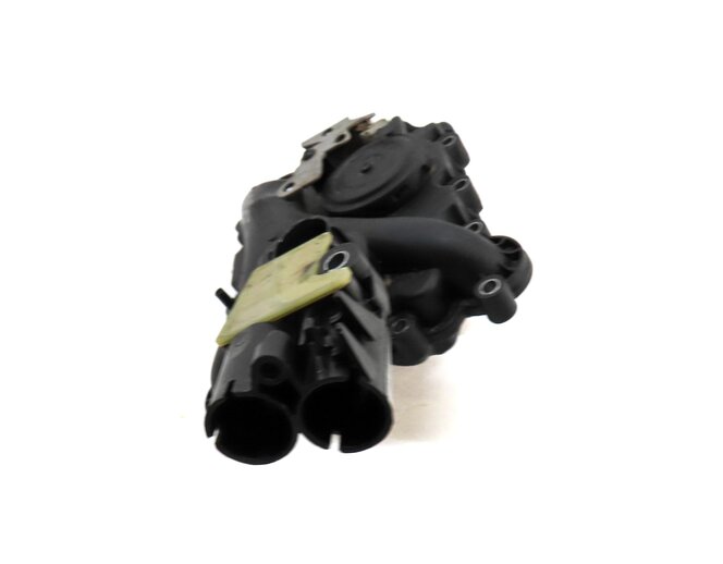Thumbnail 5: 2016 AUDI Q5 (B8 8R) 3.0L CTUC ENGINE OIL AIR WATER SEPARATOR VALVE 06E127233N