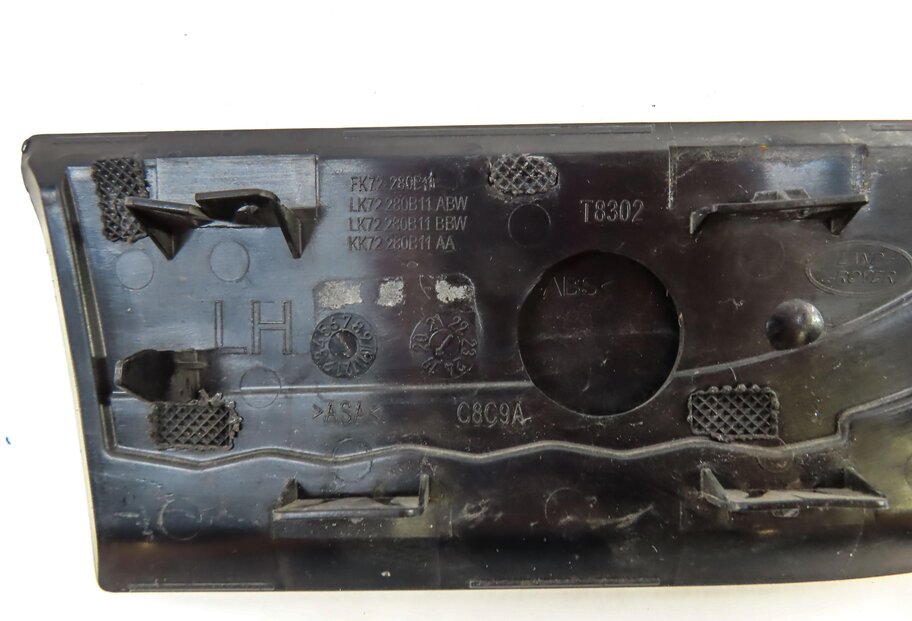Thumbnail 6: 2020 LAND ROVER DISCOVERY SPORT (L550) FRONT LEFT FENDER GRILLE AIR VENT (GRAY)