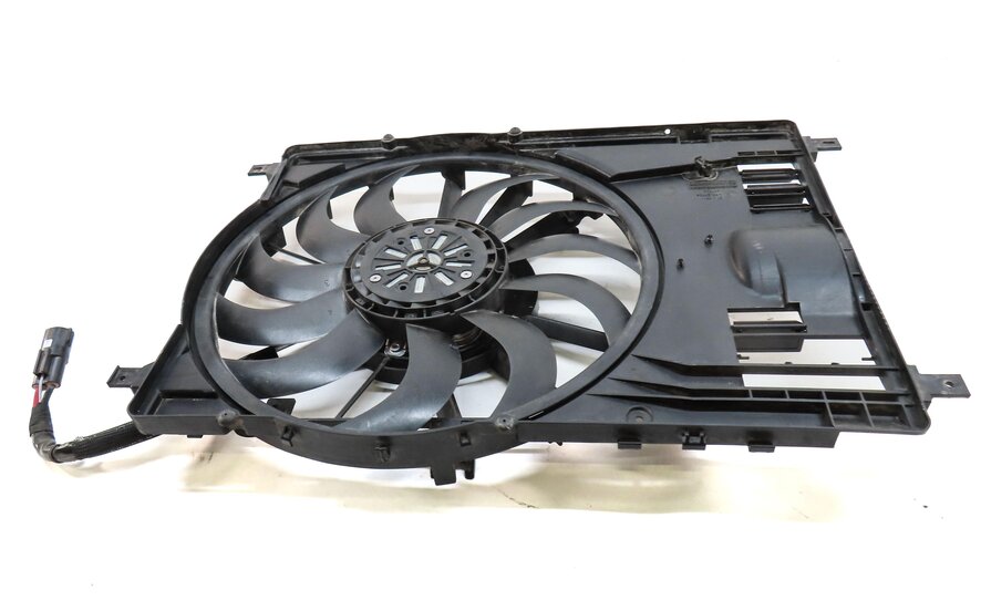 Thumbnail 5: 20-21 DISCOVERY SPORT EVOQUE L550 L538 2.0L ENGINE RADIATOR COOLING FAN & SHROUD