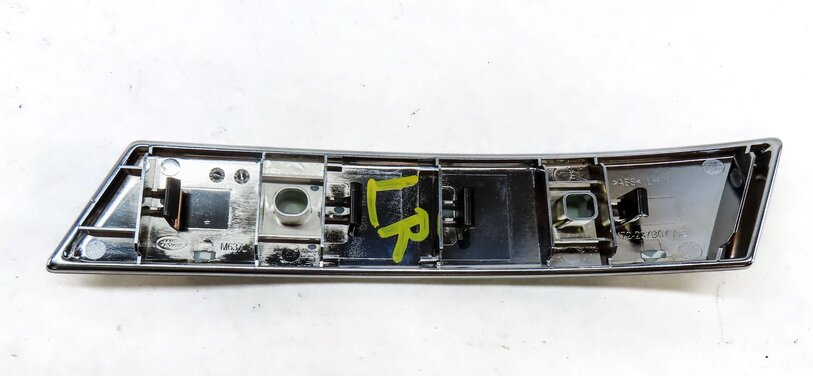 Thumbnail 5: 2020 LAND ROVER DISCOVERY SPORT (L550) REAR LEFT CENTER DOOR TRIM PANEL ALUMINUM