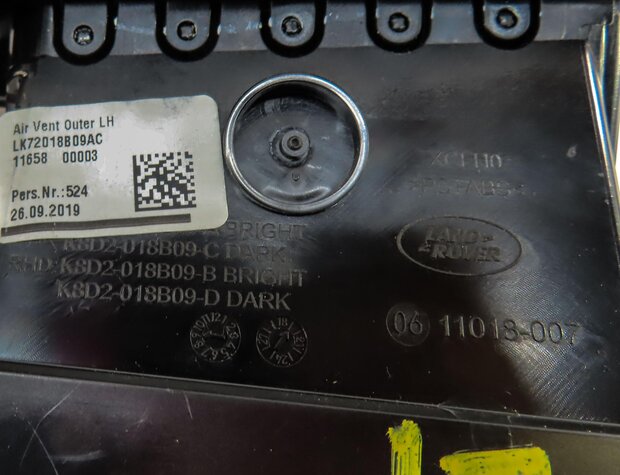 Thumbnail 6: 2020 LAND ROVER DISCOVERY SPORT (L550) FRONT FAR LEFT DASH A/C HEATER AIR VENT