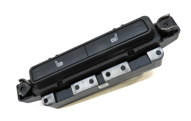 Thumbnail 3: 2020 LAND ROVER DISCOVERY SPORT (L550) REAR SEAT HEATER SWITCH BUTTON PANEL
