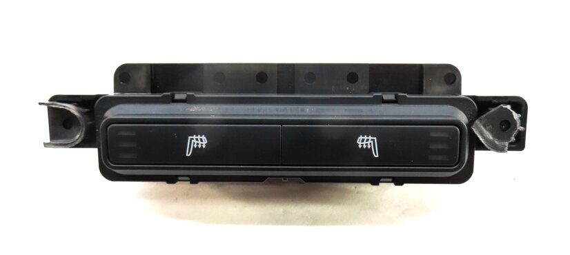 Thumbnail 4: 2020 LAND ROVER DISCOVERY SPORT (L550) REAR SEAT HEATER SWITCH BUTTON PANEL