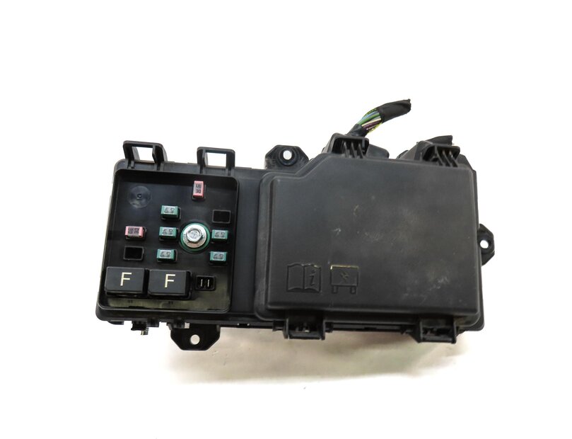 Thumbnail 2: 2020 LAND ROVER DISCOVERY SPORT (L550) ENGINE RELAY FUSE BOX K8D214A073AD