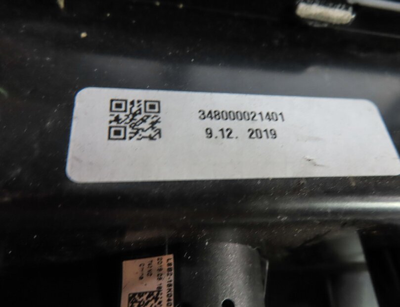 Thumbnail 8: 2020 DISCOVERY SPORT (L550) REAR CENTER CONSOLE A/C HEATER AIR VENT w/ USB PLUGS