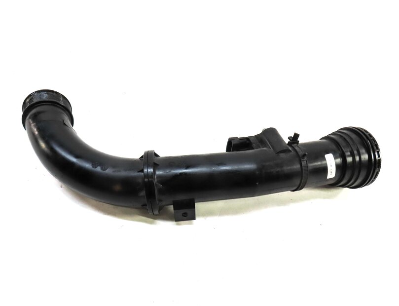 Thumbnail 4: 2020 LAND ROVER DISCOVERY SPORT (L550) 2.0L ENGINE INTERCOOLER OUTLET HOSE