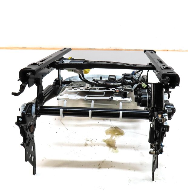 Thumbnail 6: 14-20 BMW 2 4 SERIES (F22 F32) COUPE - FRONT LEFT DRIVER SEAT TRACK w/ MOTORS