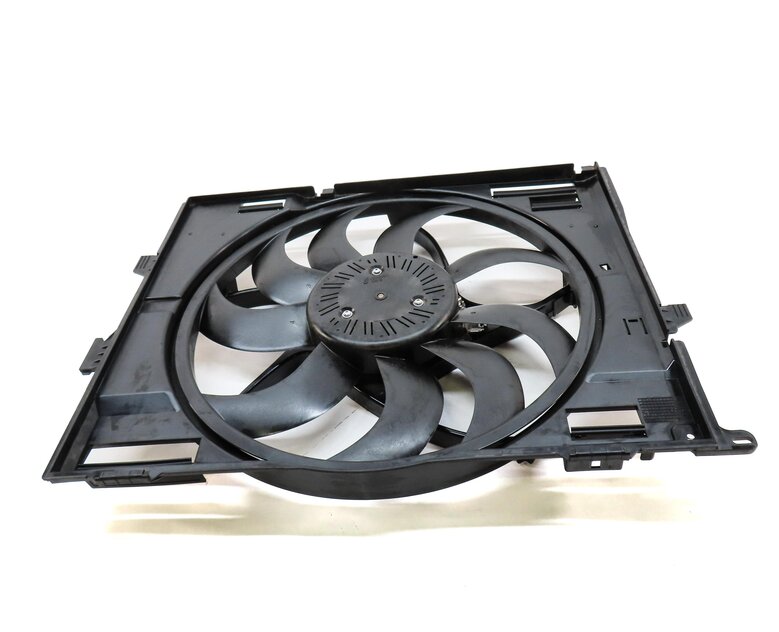 Thumbnail 2: 17-21 BMW 2 3 3GT 4 F22 F30 F32 F34 2.0L B46 ENGINE RADIATOR COOLING FAN SHROUD