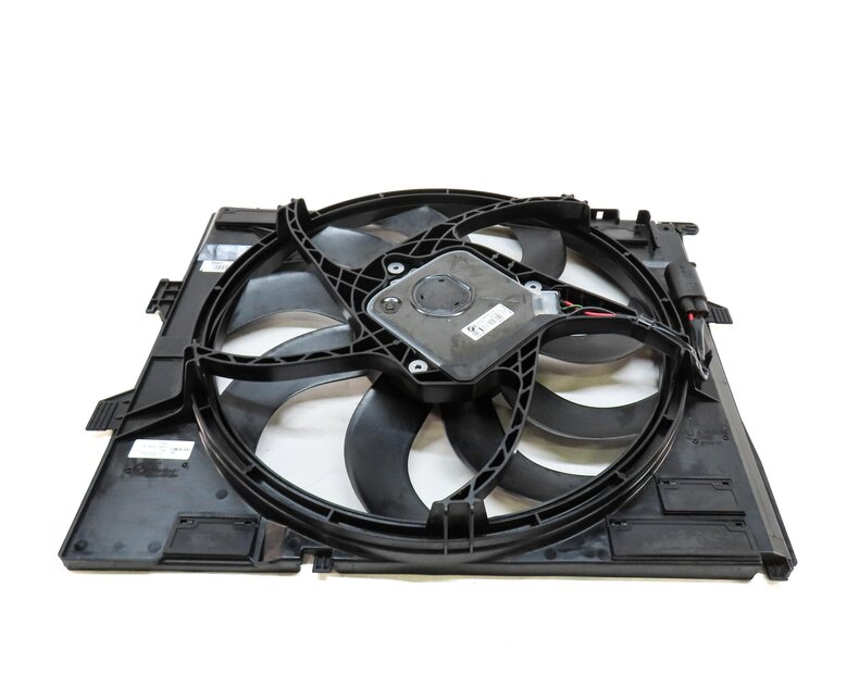 Thumbnail 6: 17-21 BMW 2 3 3GT 4 F22 F30 F32 F34 2.0L B46 ENGINE RADIATOR COOLING FAN SHROUD