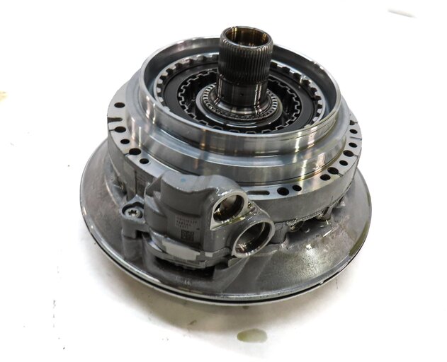 Thumbnail 1: 17-21 BMW 2 3 3GT 4 F22 F30 F32 F34 2.0L 8 SPEED AUTO AWD TRANSMISSION OIL PUMP
