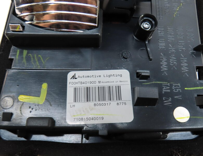 Thumbnail 6: 11-13 BMW X5 X5M (E70) LEFT DRIVER INNER TAILLIGHT LIGHT LAMP (INCANDESCENT)