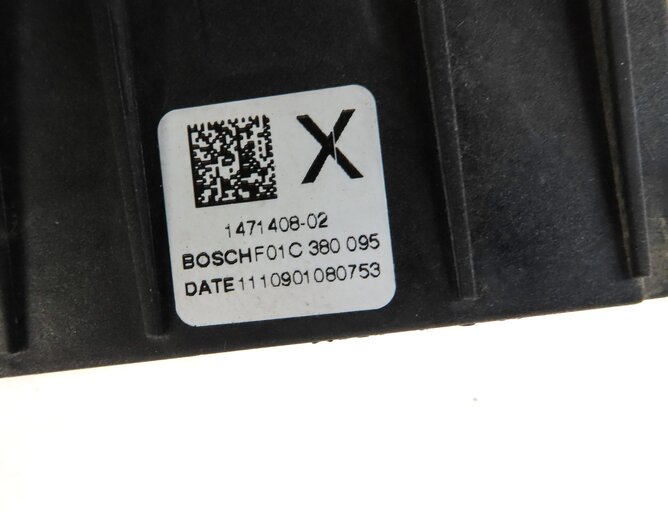 Thumbnail 5: 2012 BMW X5 (E70) DIESEL EMISSIONS FLUID DEF SCR FLUID TANK PROCESSING MODULE