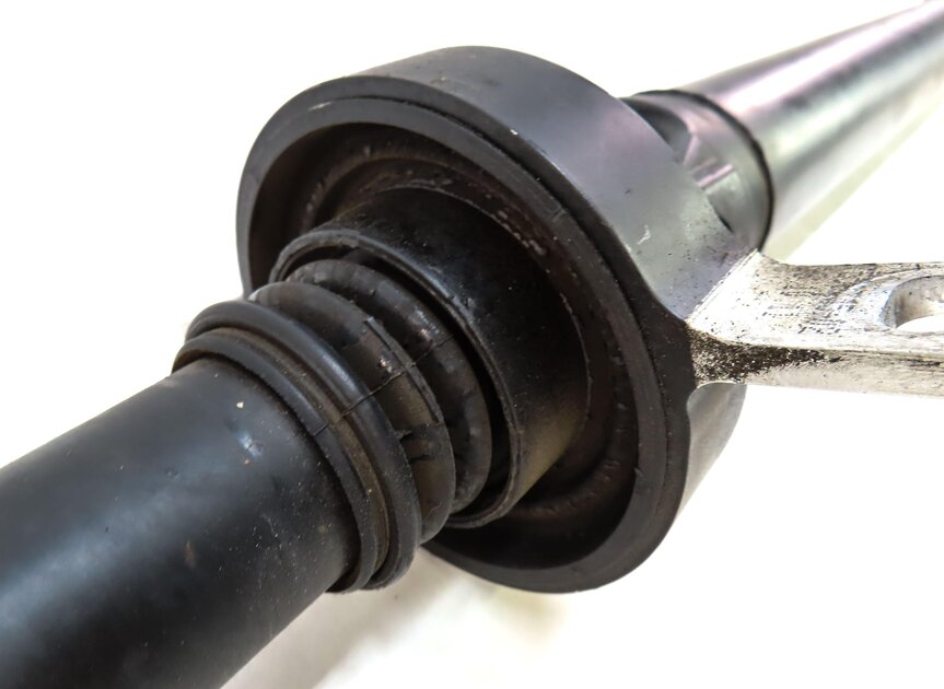 Thumbnail 5: 2009-2014 BMW X5 X6 X5M X6M (E70 E71) REAR DRIVESHAFT DRIVELINE DRIVE LINE SHAFT