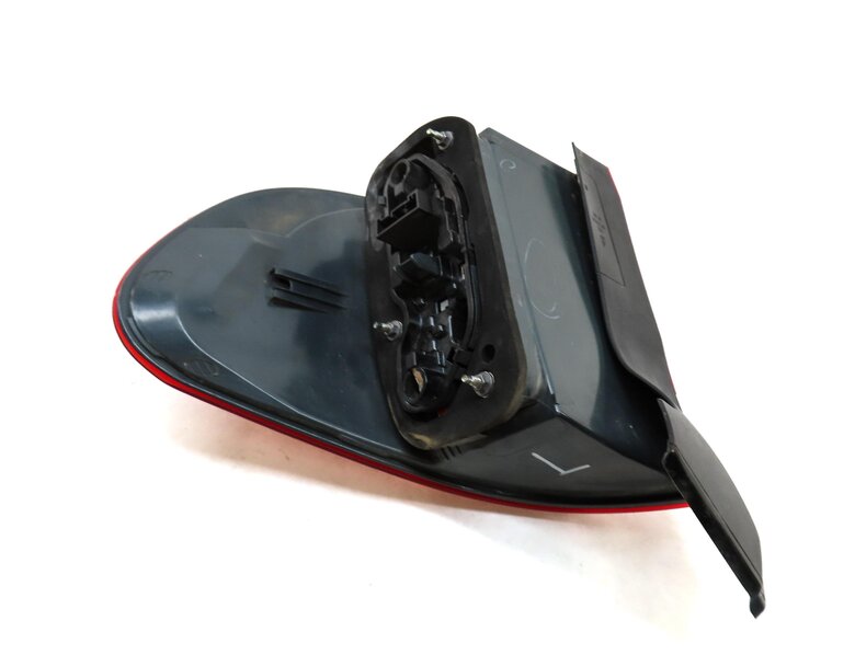Thumbnail 5: 2011-2013 BMW X5 X5M (E70) LEFT DRIVER REAR OUTER TAILLIGHT BRAKE LIGHT LAMP