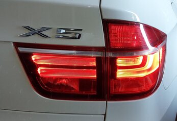 Thumbnail 2: 2011-2013 BMW X5 X5M (E70) RIGHT PASSENGER REAR OUTER TAILLIGHT BRAKE LIGHT LAMP