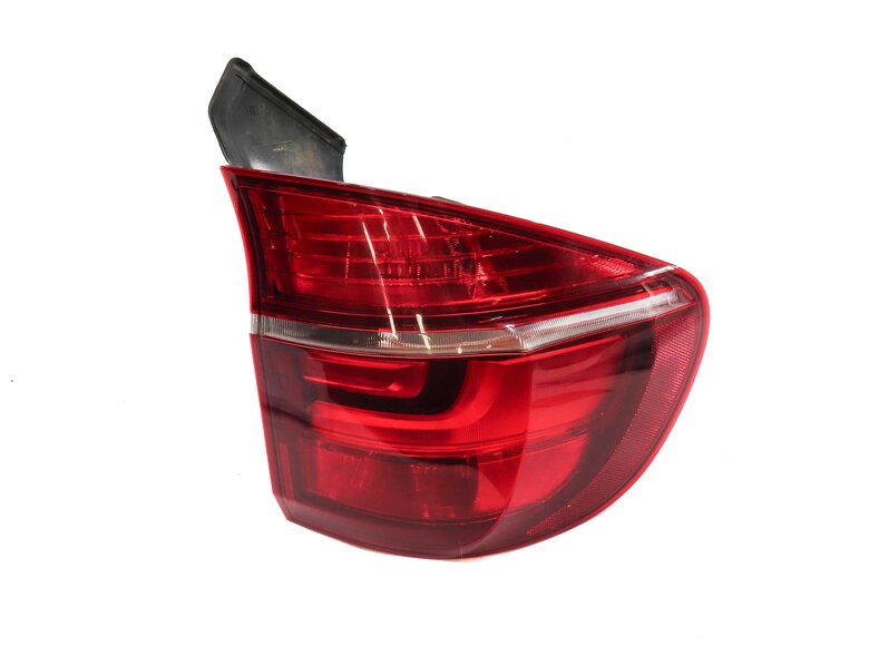 Thumbnail 3: 2011-2013 BMW X5 X5M (E70) RIGHT PASSENGER REAR OUTER TAILLIGHT BRAKE LIGHT LAMP