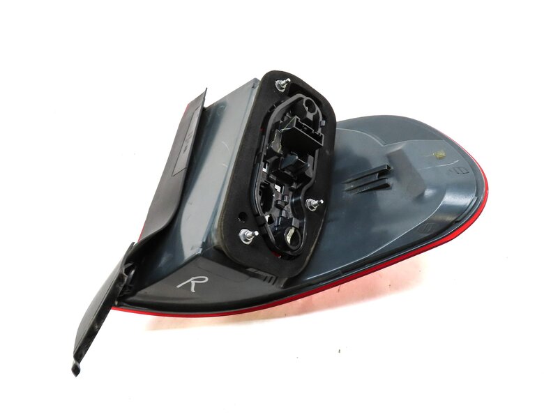 Thumbnail 5: 2011-2013 BMW X5 X5M (E70) RIGHT PASSENGER REAR OUTER TAILLIGHT BRAKE LIGHT LAMP