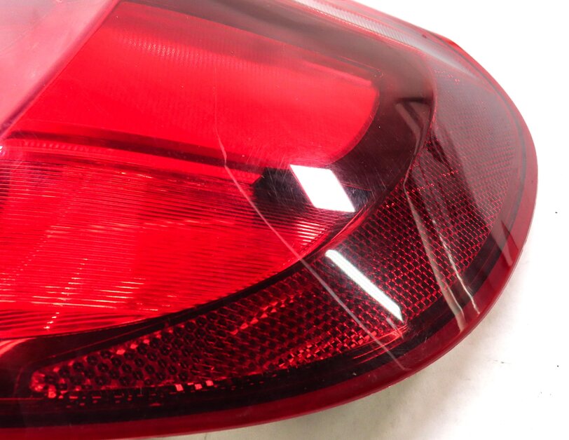 Thumbnail 7: 2011-2013 BMW X5 X5M (E70) RIGHT PASSENGER REAR OUTER TAILLIGHT BRAKE LIGHT LAMP