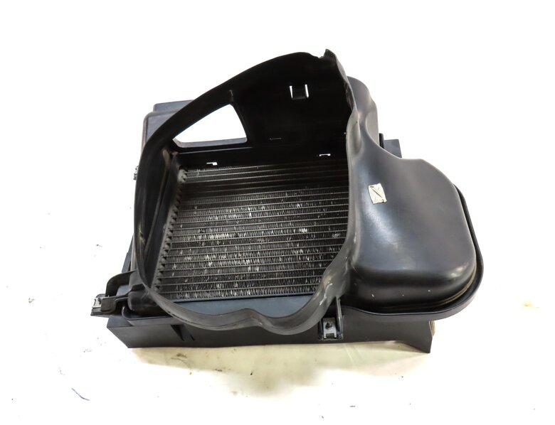 Thumbnail 2: 2008-2014 BMW X5 X5M X6 X6M (E70 E71) 3.0L / 4.4L TWIN TURBO AUXILIARY RADIATOR