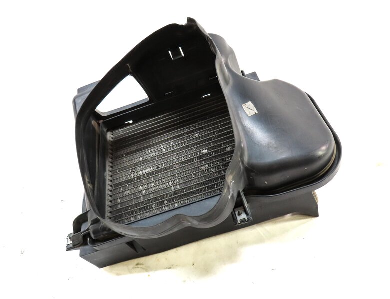 Thumbnail 3: 2008-2014 BMW X5 X5M X6 X6M (E70 E71) 3.0L / 4.4L TWIN TURBO AUXILIARY RADIATOR