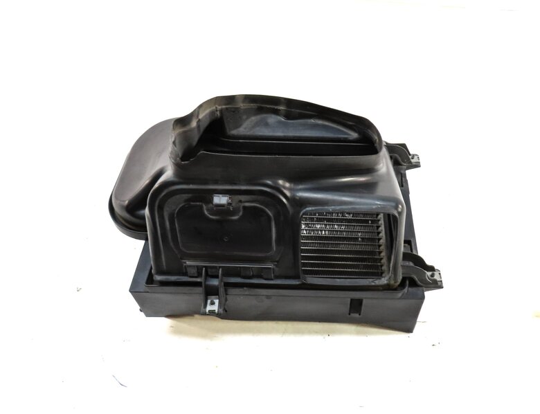 Thumbnail 4: 2008-2014 BMW X5 X5M X6 X6M (E70 E71) 3.0L / 4.4L TWIN TURBO AUXILIARY RADIATOR