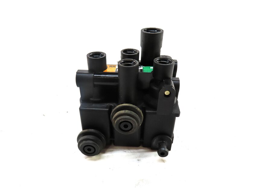 Thumbnail 4: 2014 LAND RANGE ROVER (L405) REAR AIR SUSPENSION TRANSFER RELIEF VALVE BLOCK