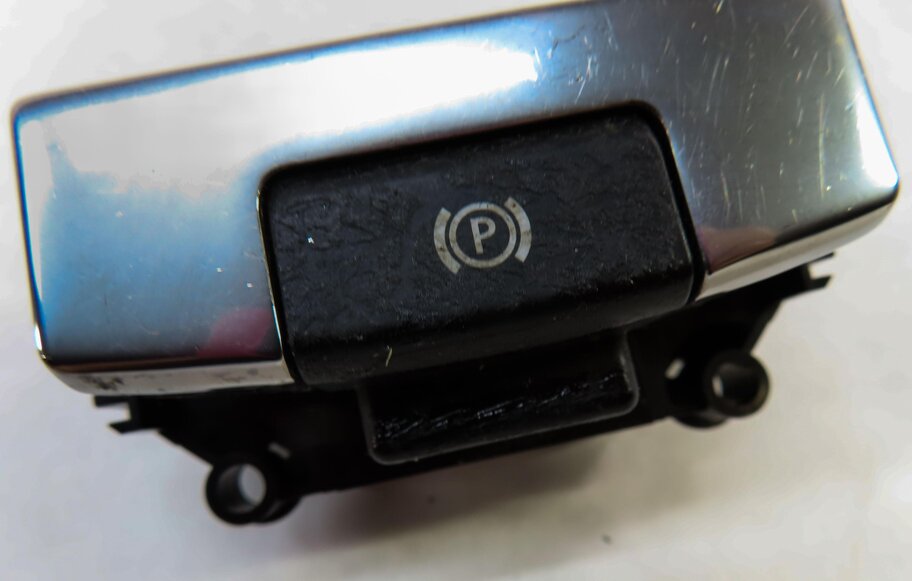 Thumbnail 7: 2014 LAND RANGE ROVER (L405) EMERGENCY HILL PARKING E-BRAKE SWITCH BUTTON