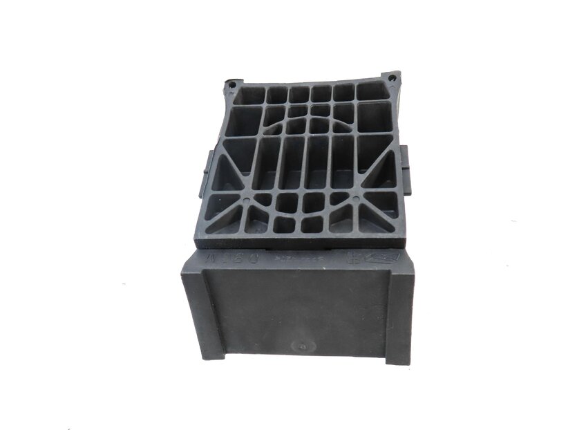 Thumbnail 9: 2013-2022 RANGE ROVER SPORT (L405 L494) SPARE TIRE JACK LUG WRENCH AND CHOCK SET