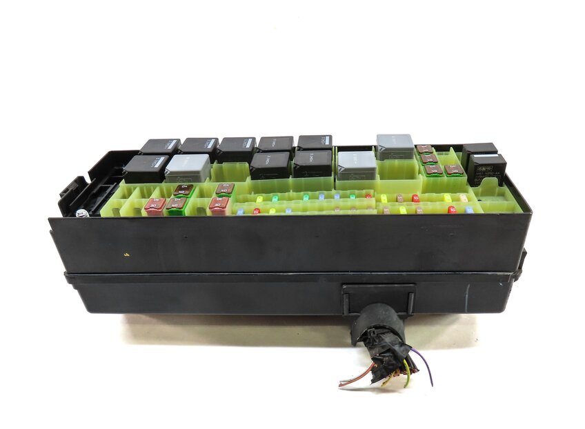 Thumbnail 5: 13-18 RANGE ROVER (L405) 5.0L AJ133 / 5.0L AJ133 SUPERCHARGED ENGINE FUSE BOX