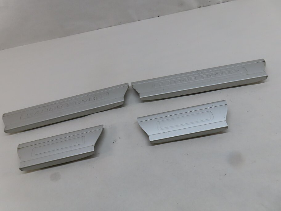 Thumbnail 16: 2014 LAND RANGE ROVER (L405) FRONT & REAR DOOR SILL SCUFF PLATE SET 4 (SILVER)