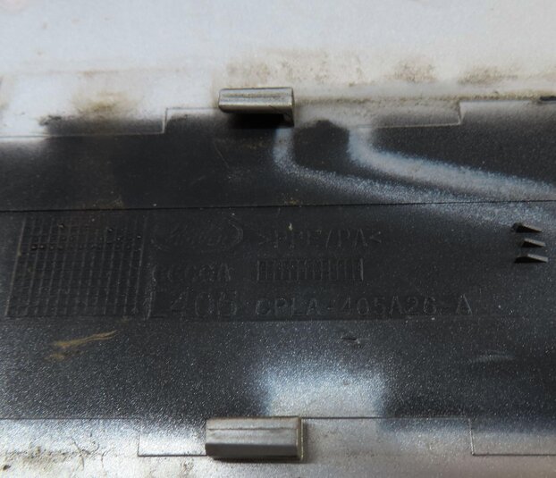 Thumbnail 6: 2013-2021 RANGE ROVER (L405) FUEL TANK DOOR LID COVER TRIM (INDUS SILVER 863)