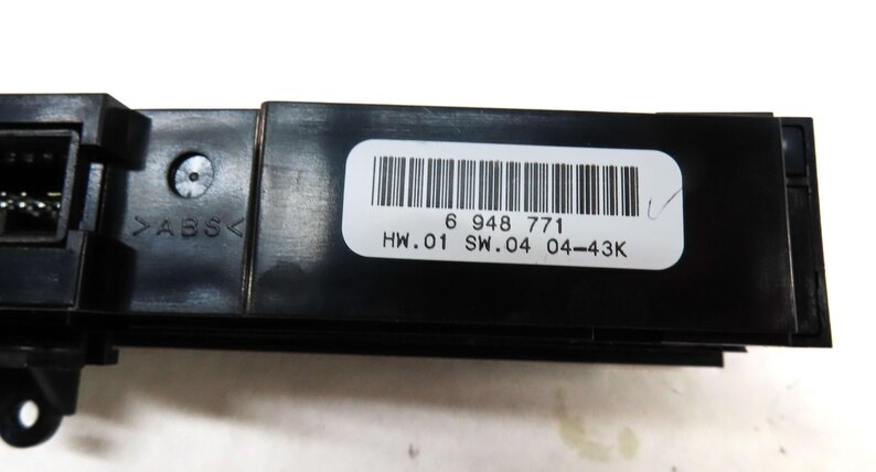 Thumbnail 6: 2005 BMW Z4 CONVERTIBLE (E85) HEATED SEAT CONVERTIBLE TOP CONTROL BUTTON PANEL
