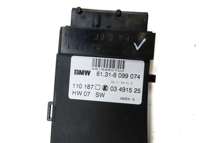 Thumbnail 5: 2005 BMW Z4 CONVERTIBLE (E85) FRONT RIGHT PASSENGER SEAT ADJUST SWITCH 8099074