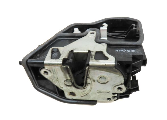 Thumbnail 4: 2003-2018 E87 F22 E90 E60 F10 F06 F12 F13 E65 F01 F04 E70 E71 DRIVER DOOR LATCH