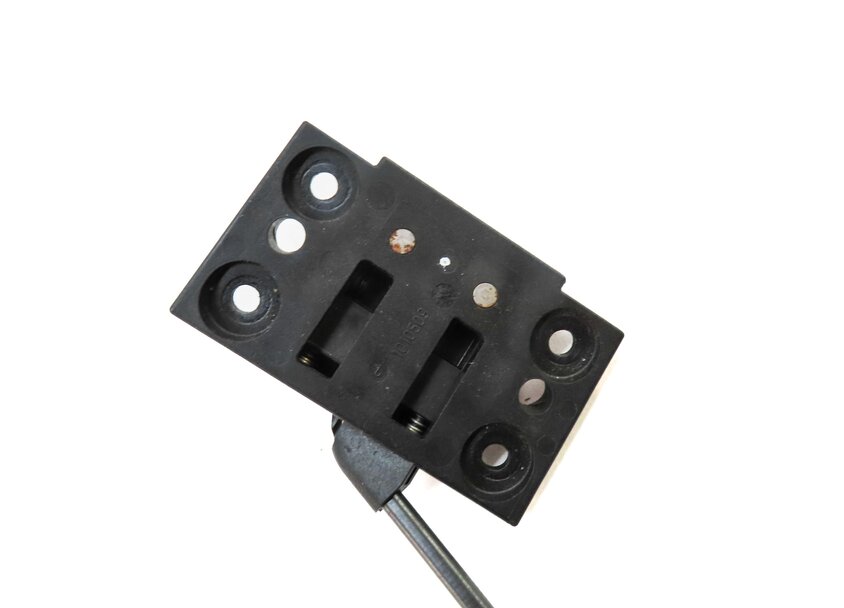 Thumbnail 7: 2005 BMW Z4 CONVERTIBLE (E85) RIGHT CONVERTIBLE TOP ELECTRIC LOCK LATCH 7043874