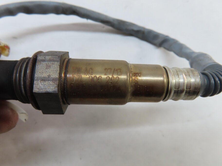 Thumbnail 4: 2012 AUDI Q5 (B8 8R) 2.0L TURBO CAEB ENGINE O2 OXYGEN SENSOR SET 2 07L906262